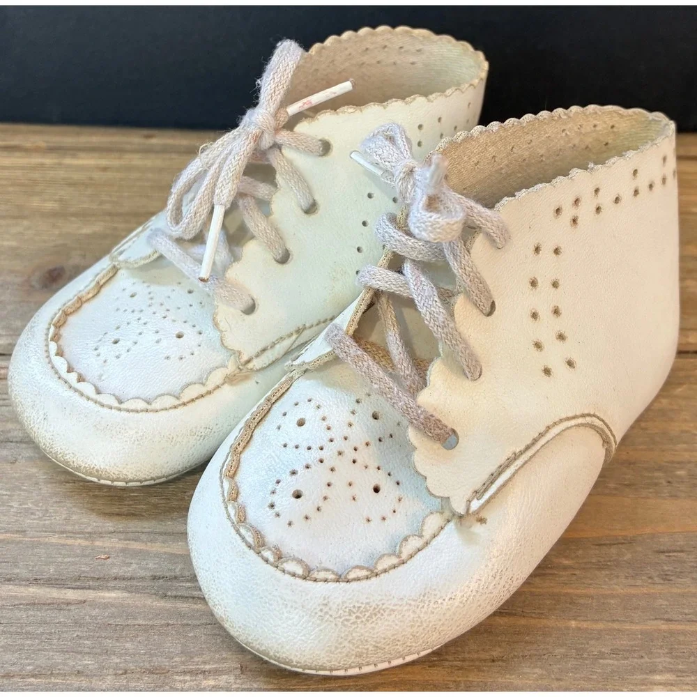 Vintage Baby Walker Shoes Leather Brogue Scalloped Infant‎ White Good